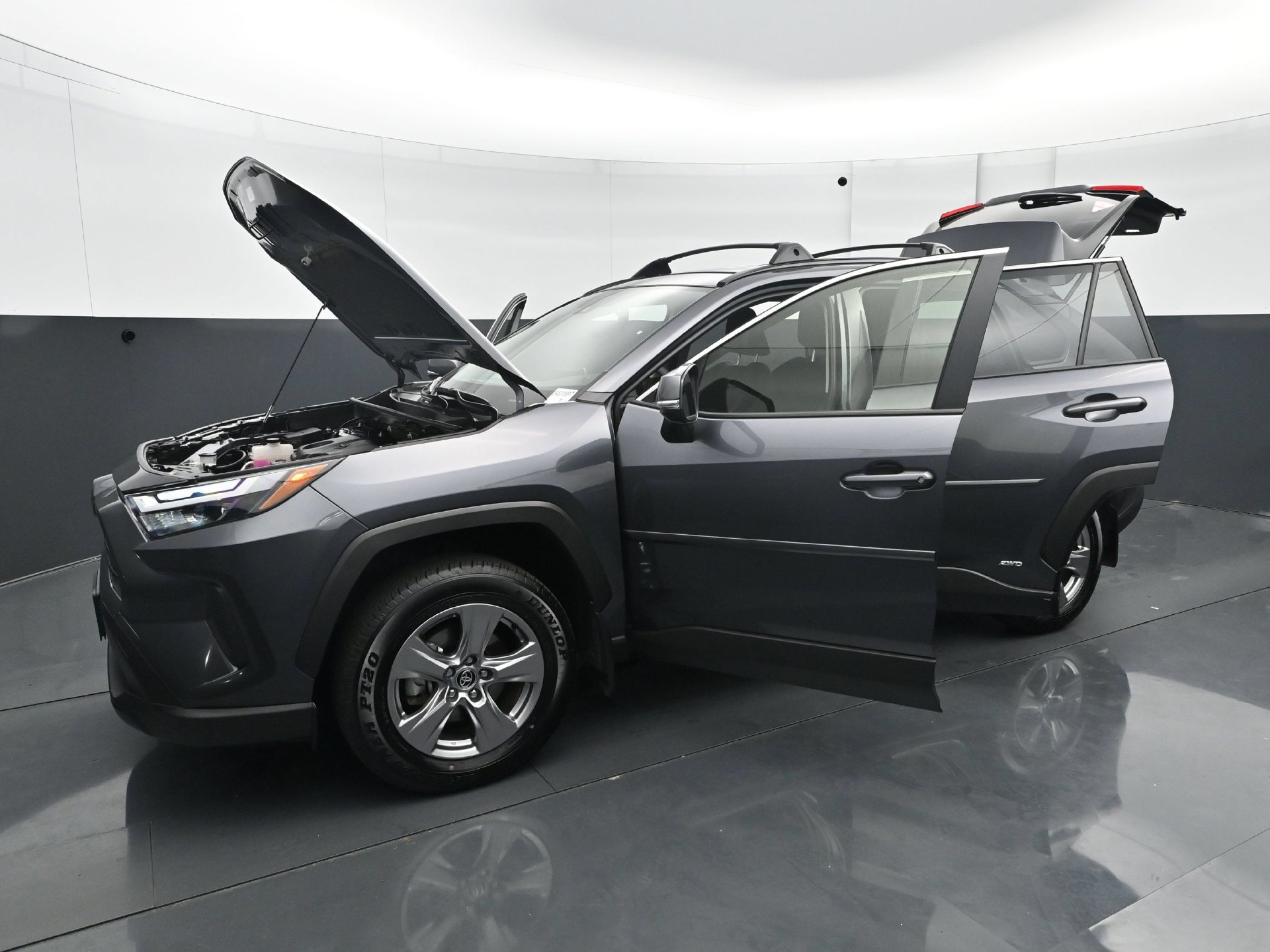 Used 2025 Toyota RAV4 LE AWD/4WD image 29