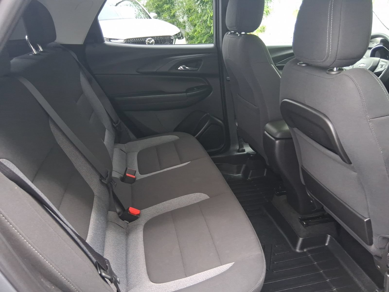Used 2021 Chevrolet TrailBlazer LT w/ LPO, Blackout Package FWD image 18