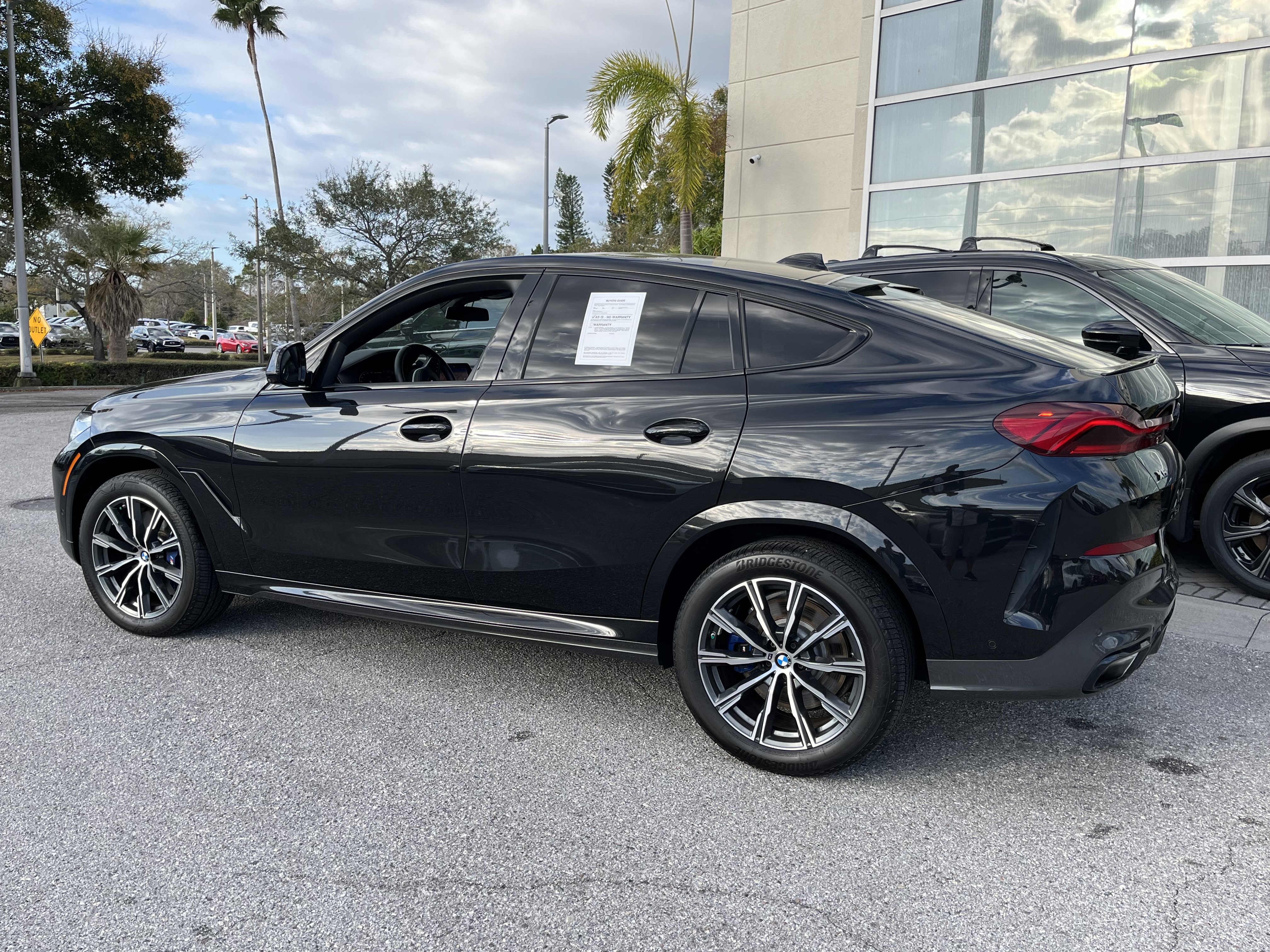Used 2023 BMW X6 M50i w/ Climate Comfort Package image 7