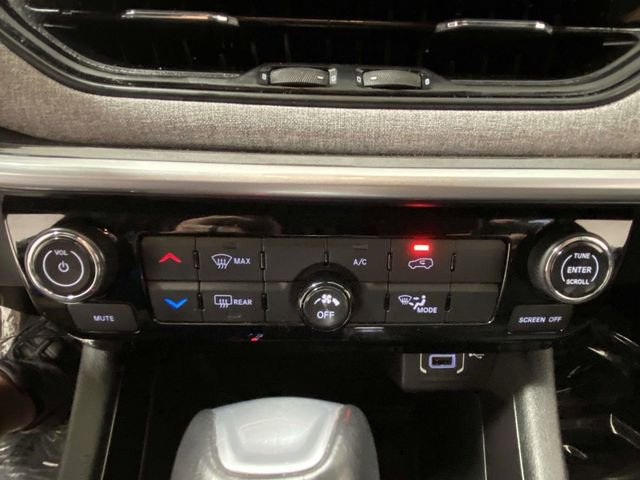 Used 2024 Jeep Compass Latitude image 20