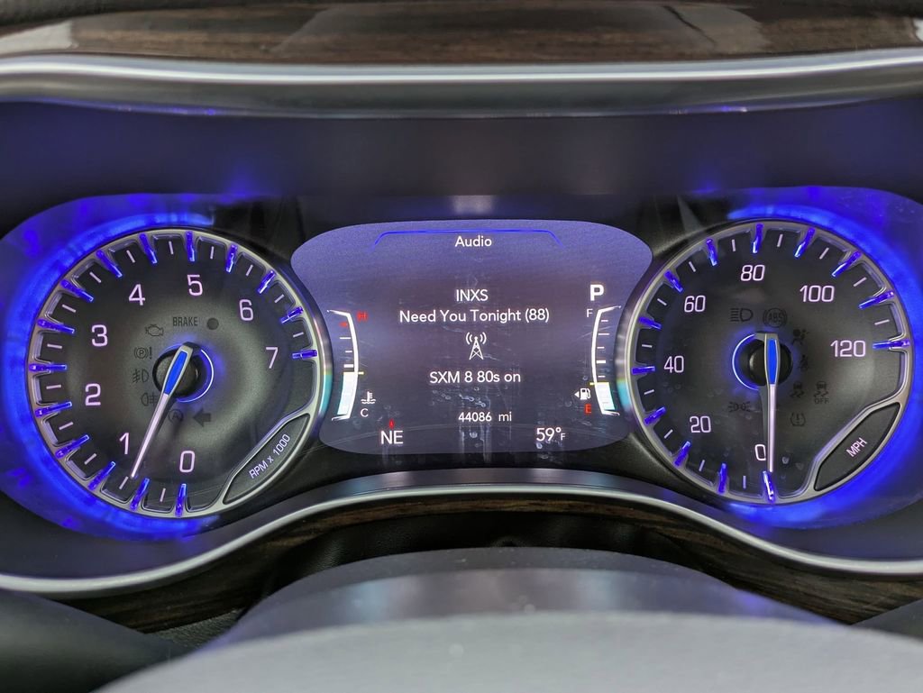 Used 2023 Chrysler Pacifica Limited image 15