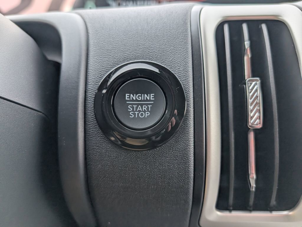 New 2025 Ford Expedition Active image 13