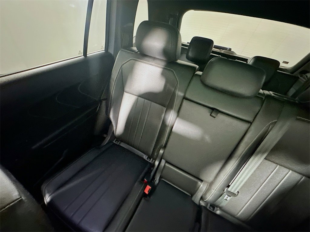 Used 2023 Volkswagen Tiguan SE R-Line image 12