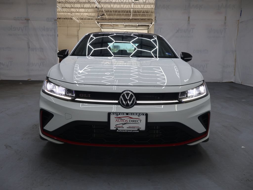 Used 2025 Volkswagen Jetta GLI Autobahn FWD image 2