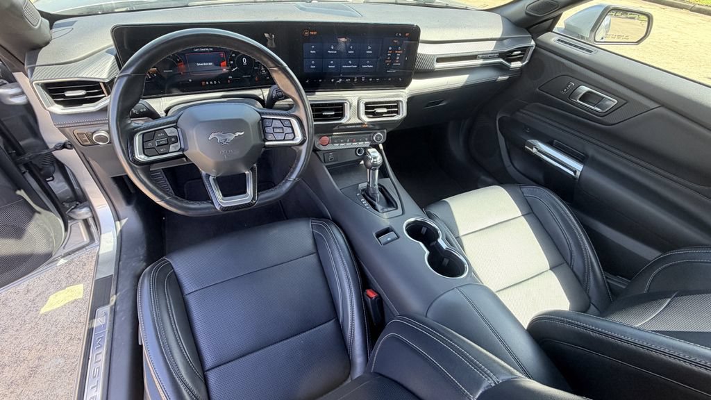 Used 2025 Ford Mustang Premium RWD image 13