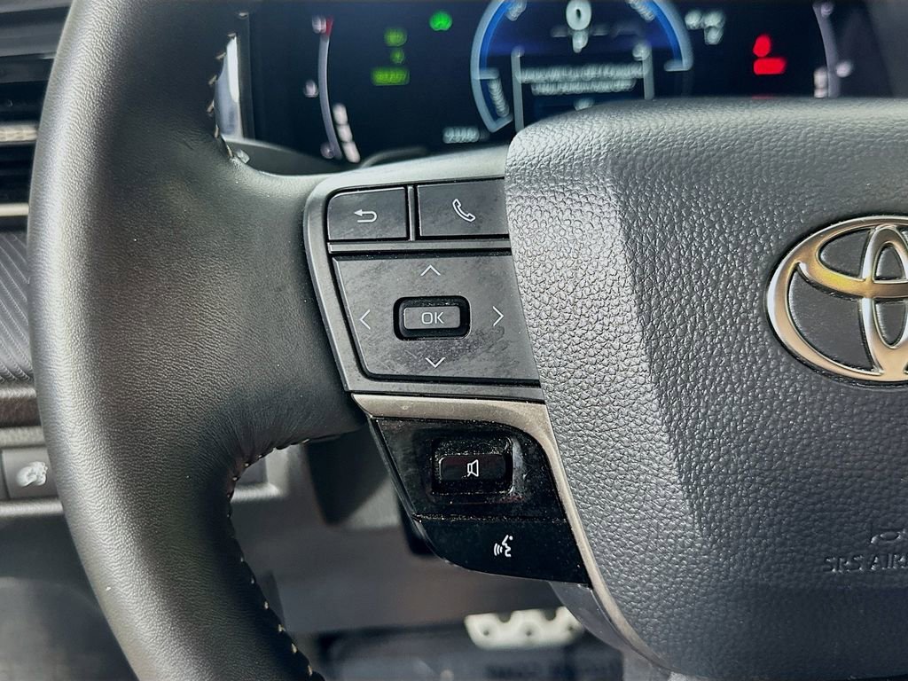 Used 2025 Toyota Camry SE FWD image 22