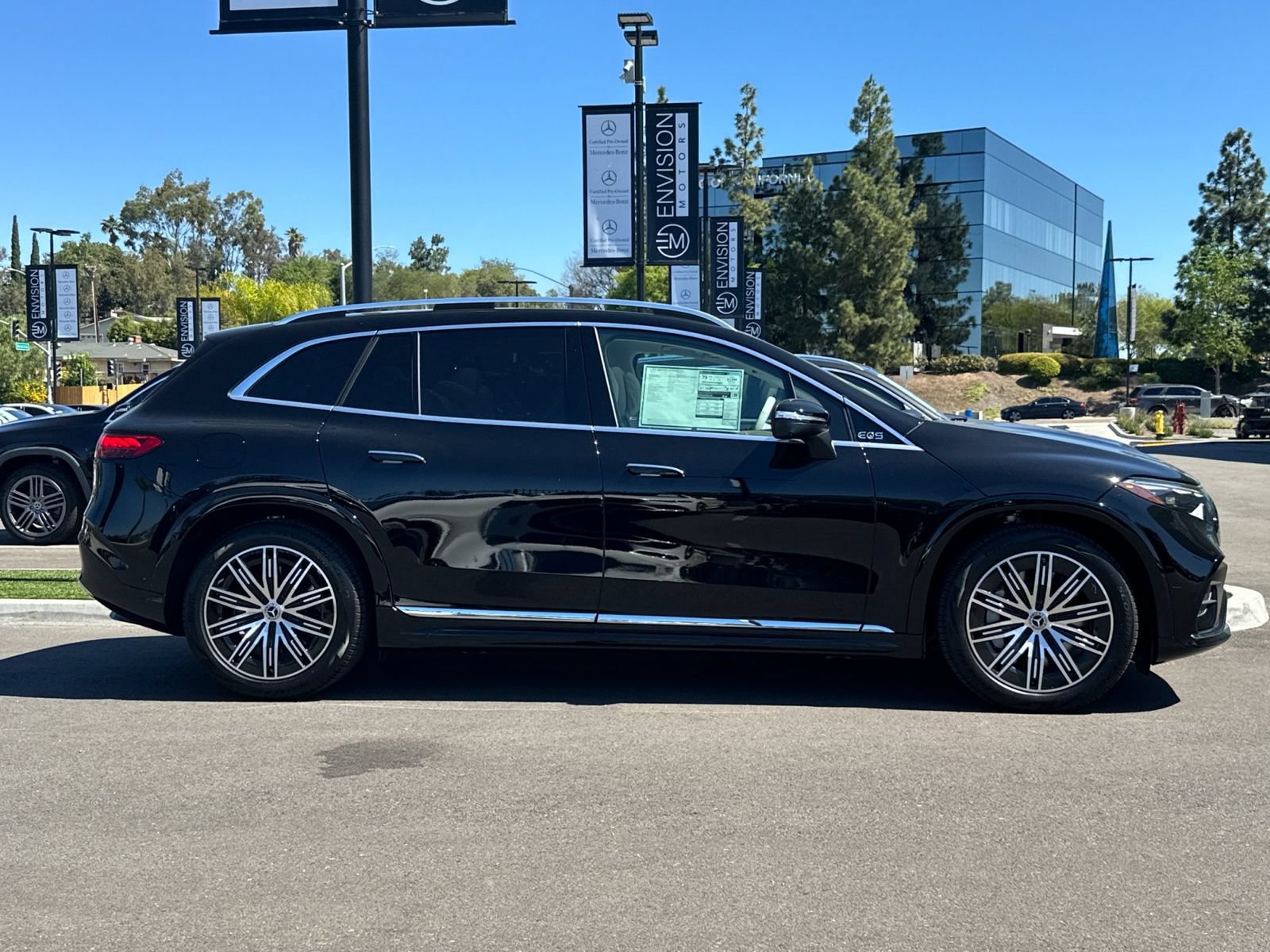 New 2026 Mercedes-Benz EQS 400 4MATIC SUV image 2