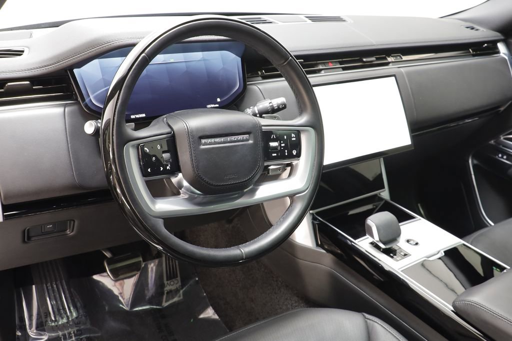 Used 2025 Land Rover Range Rover SE image 7