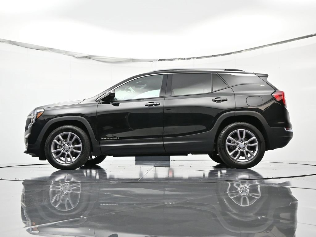 Used 2023 GMC Terrain SLT image 42