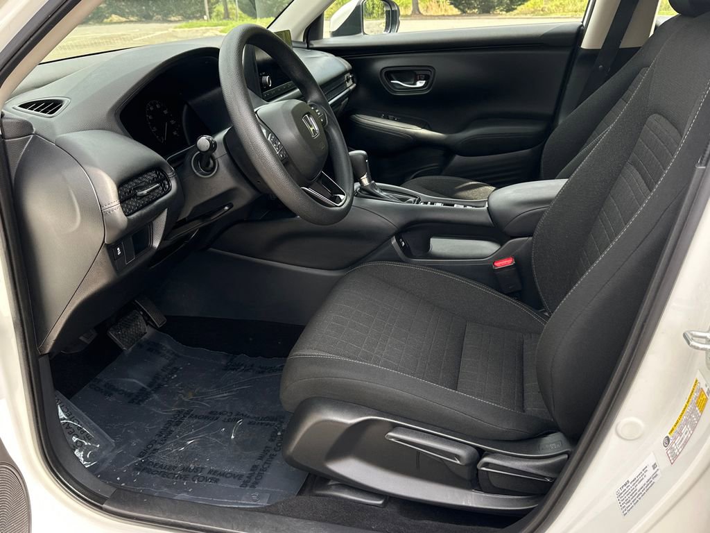 Used 2023 Honda HR-V LX image 18