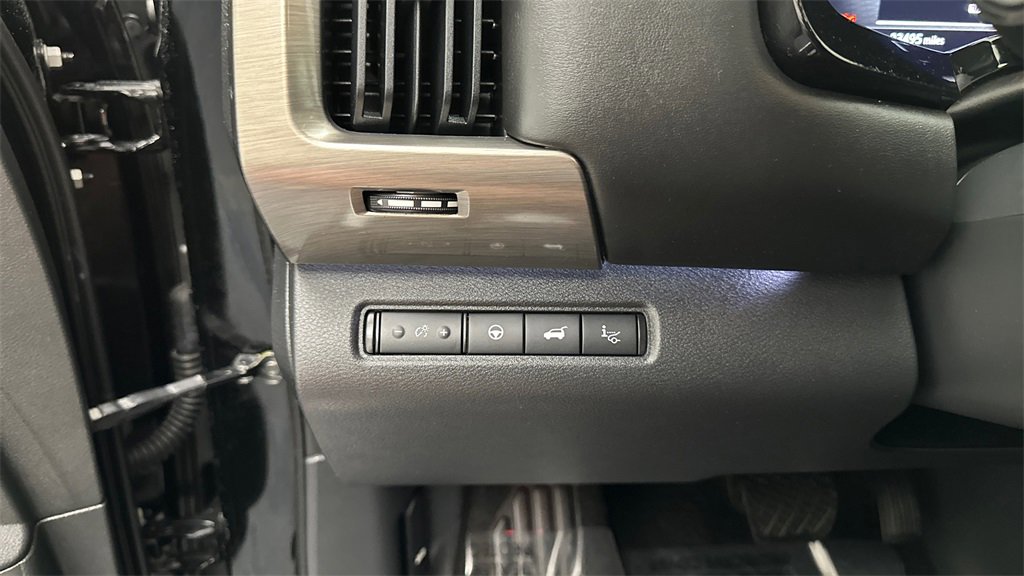 Certified 2022 Nissan Pathfinder Platinum w/ Cargo Package image 30