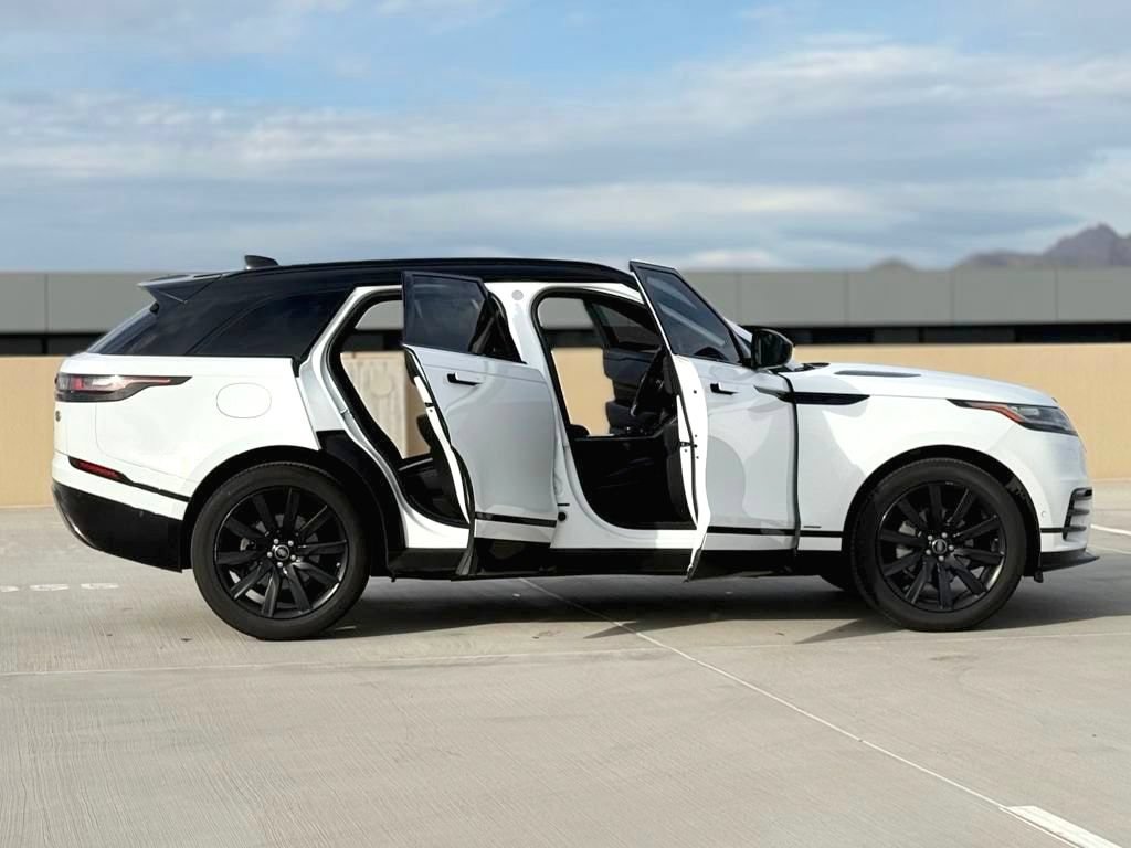 Used 2018 Land Rover Range Rover Velar R-Dynamic SE AWD/4WD image 15