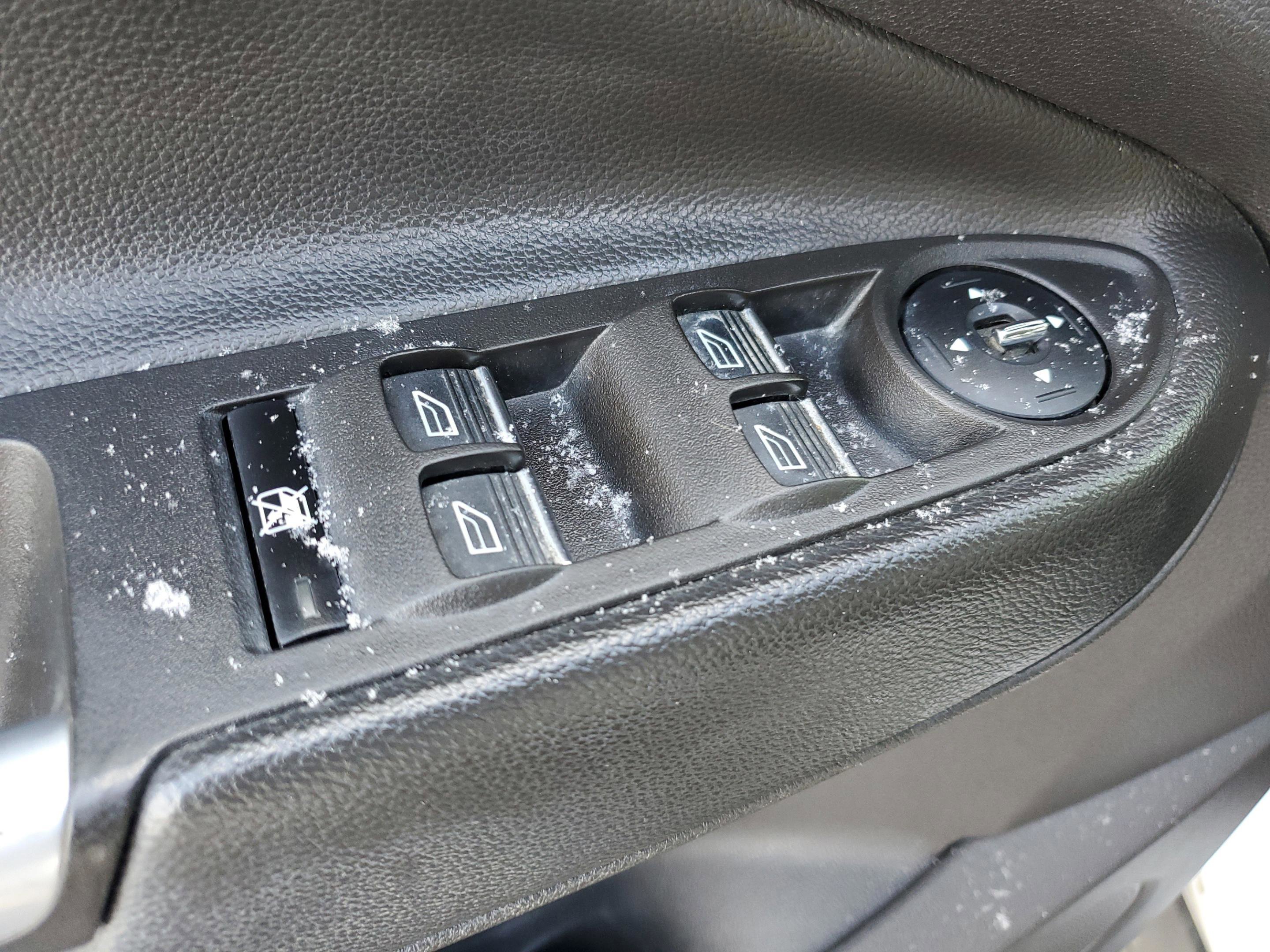 Used 2015 Ford Escape SE w/ Equipment Group 201A image 22