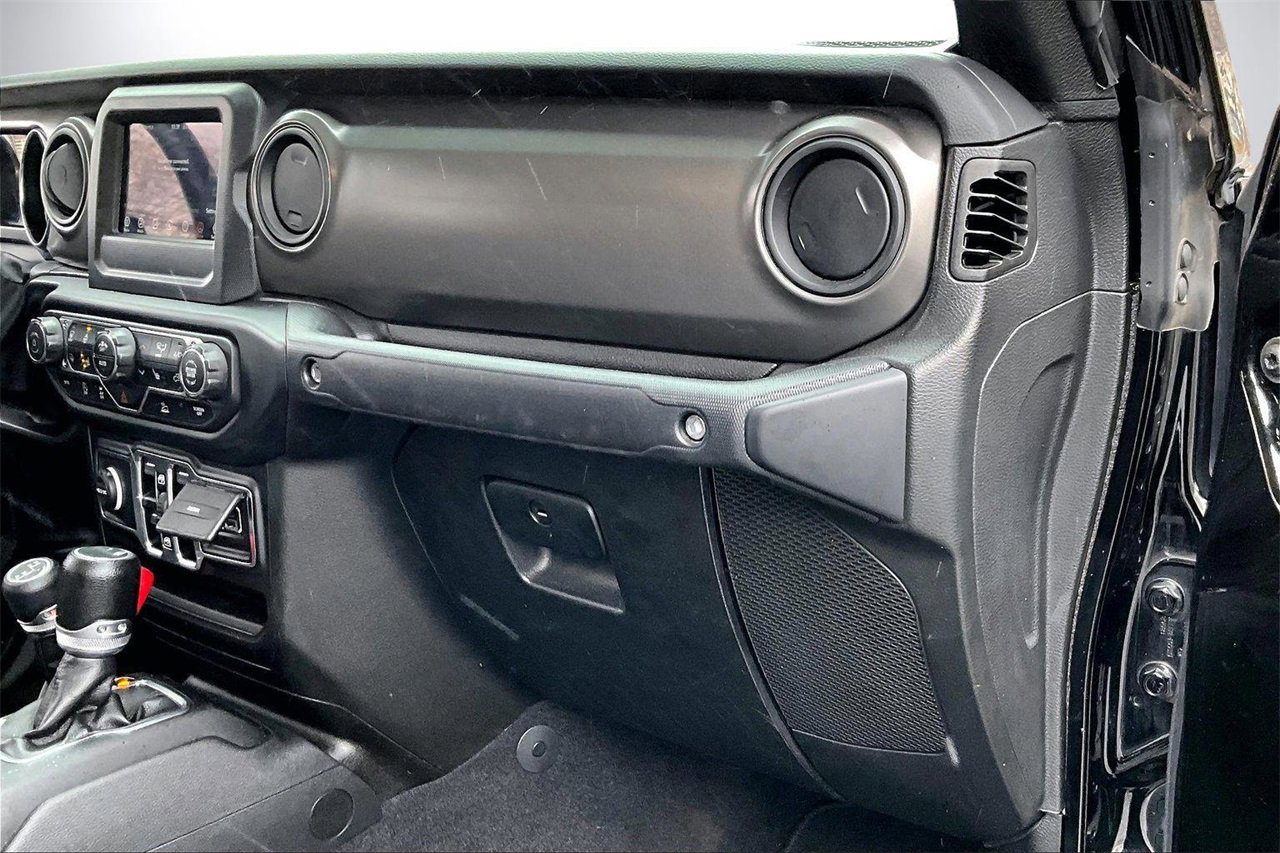 Certified 2022 Jeep Gladiator Sport image 19