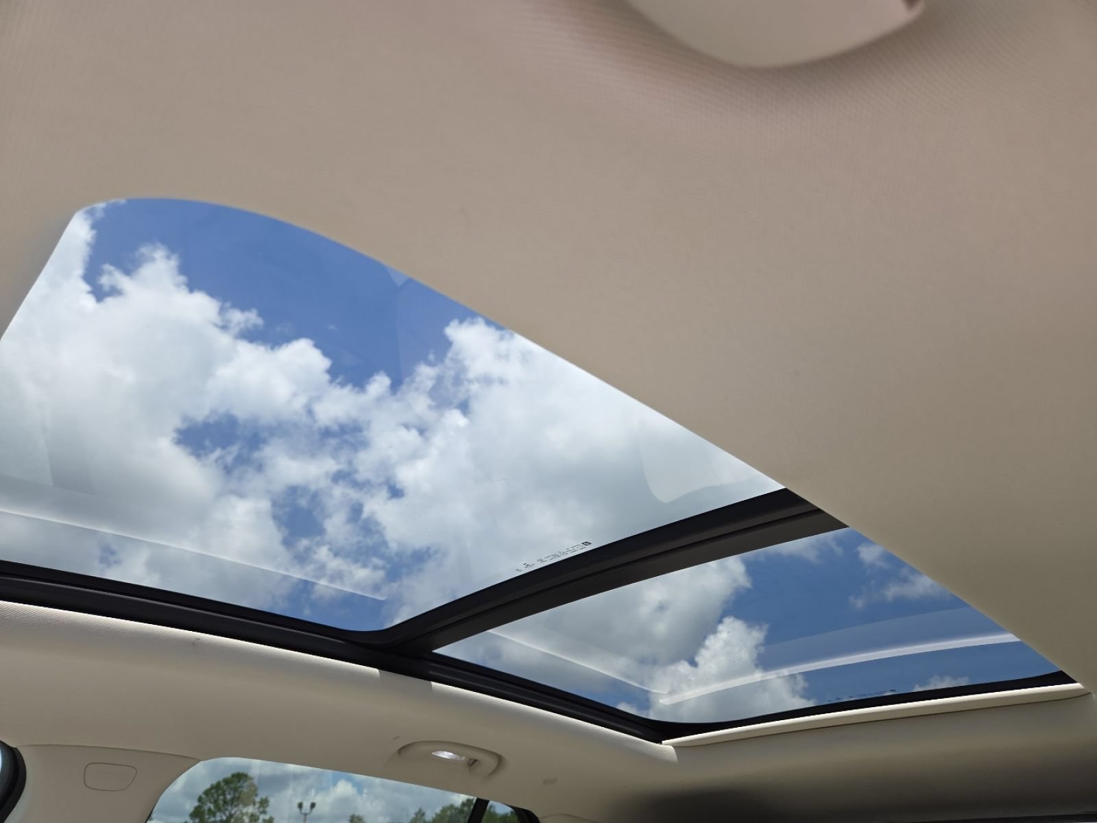Used 2021 Buick Envision Essence FWD image 3