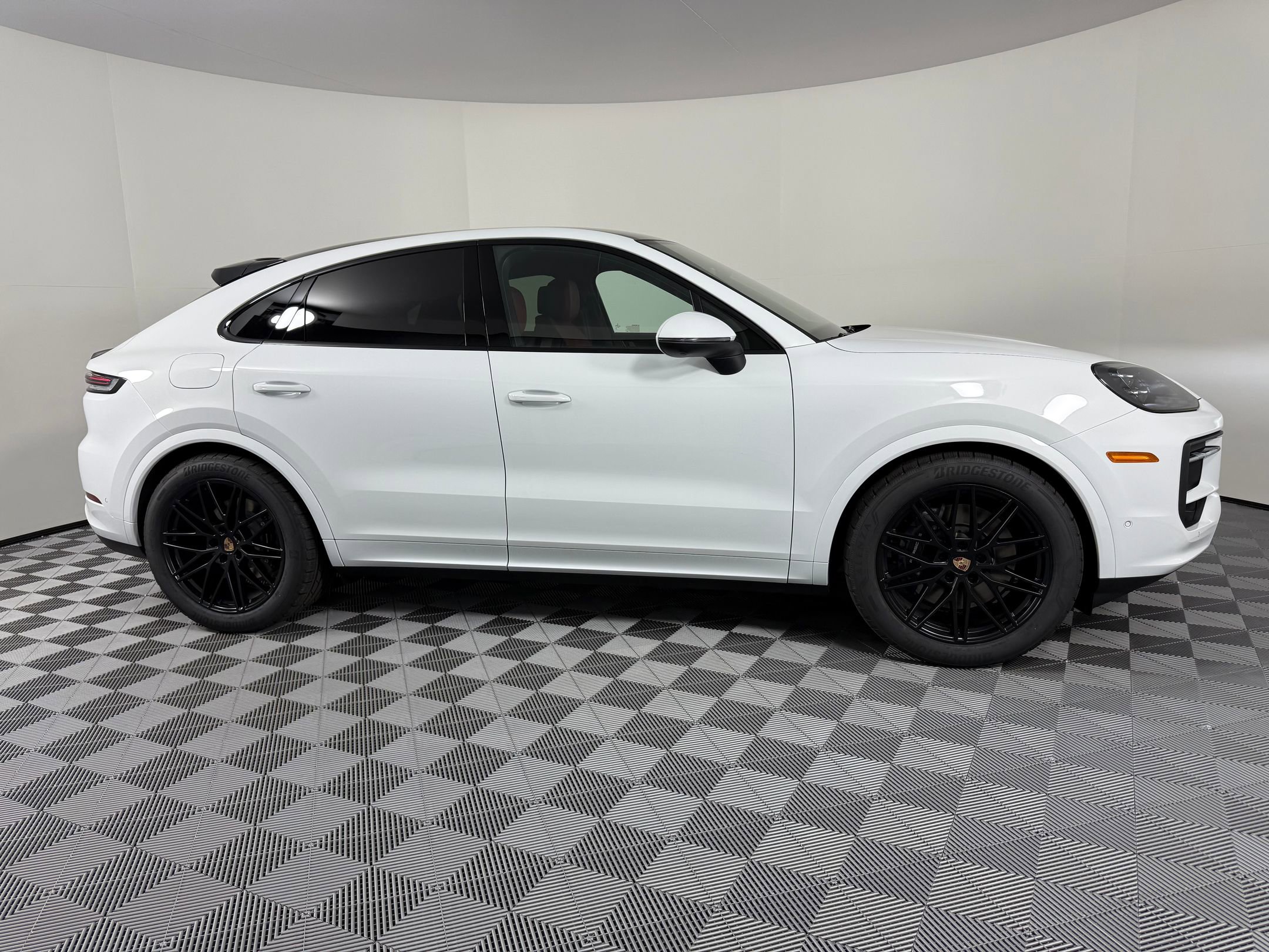 New 2026 Porsche Cayenne Coupe image 8