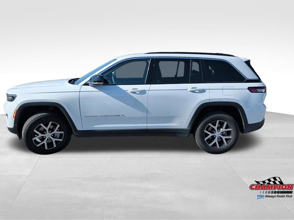 Used 2025 Jeep Grand Cherokee Limited AWD/4WD image 2
