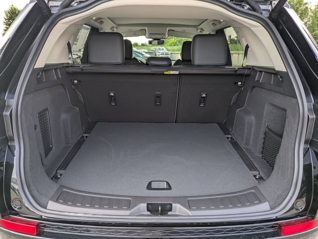 New 2025 Land Rover Discovery Sport S AWD/4WD image 16