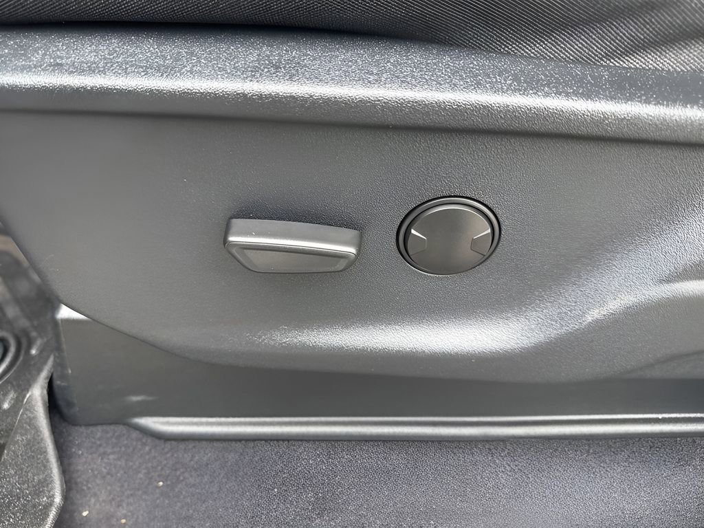 Used 2023 Ford F150 Lightning XLT AWD/4WD image 10