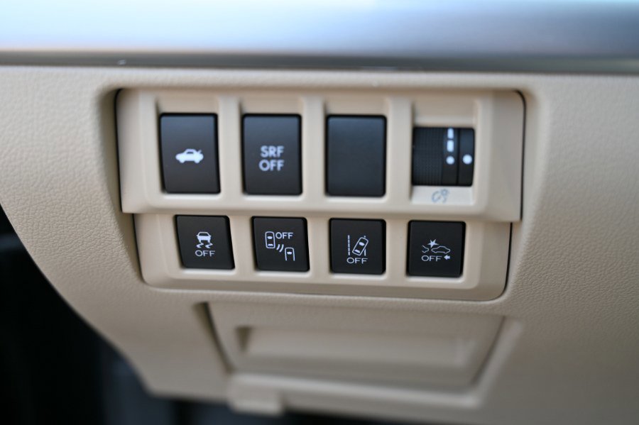 Used 2017 Subaru Legacy 3.6R Limited image 24