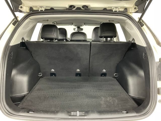 Used 2018 Jeep Compass Latitude w/ Cold Weather Group FWD image 35