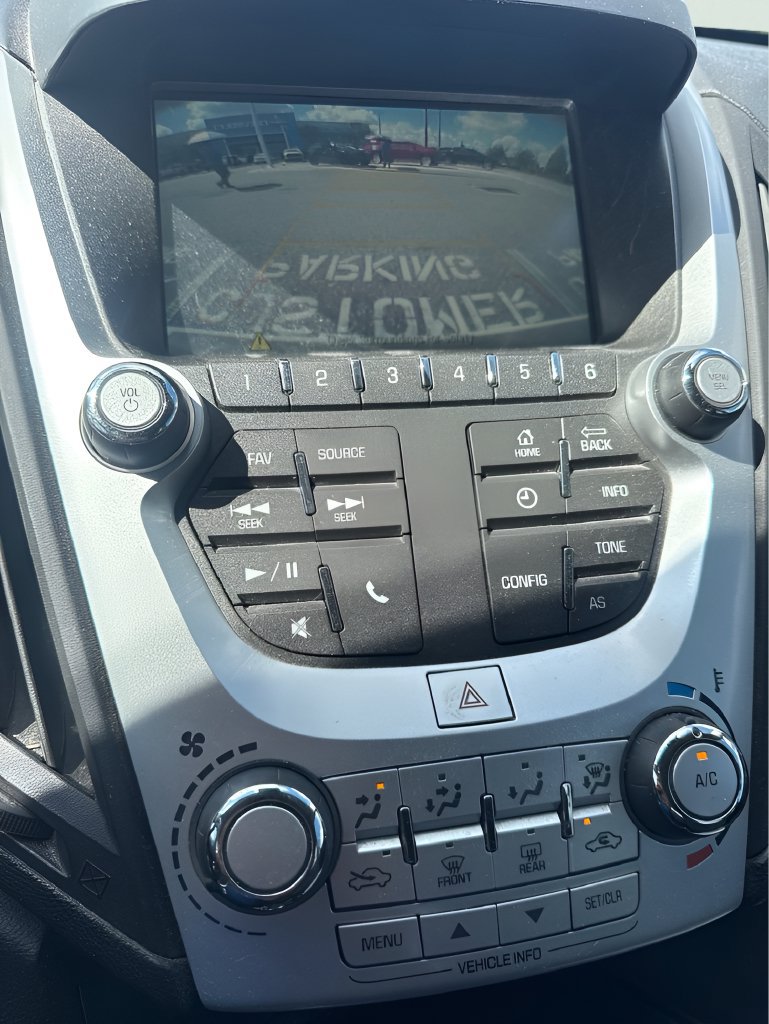 Used 2017 Chevrolet Equinox LS FWD image 4