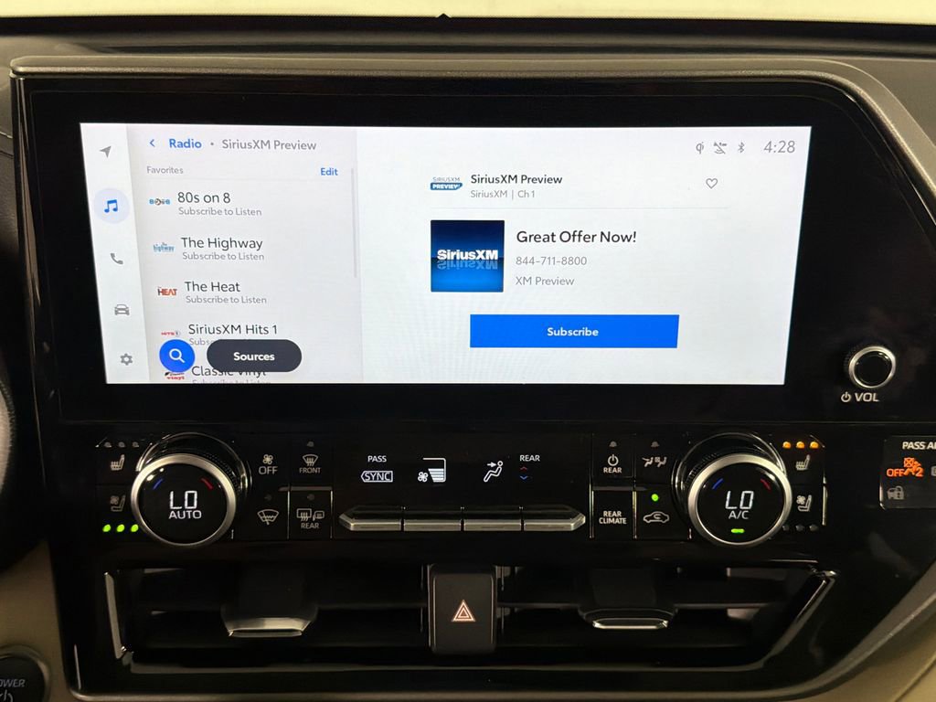 Used 2025 Toyota Highlander Limited image 30