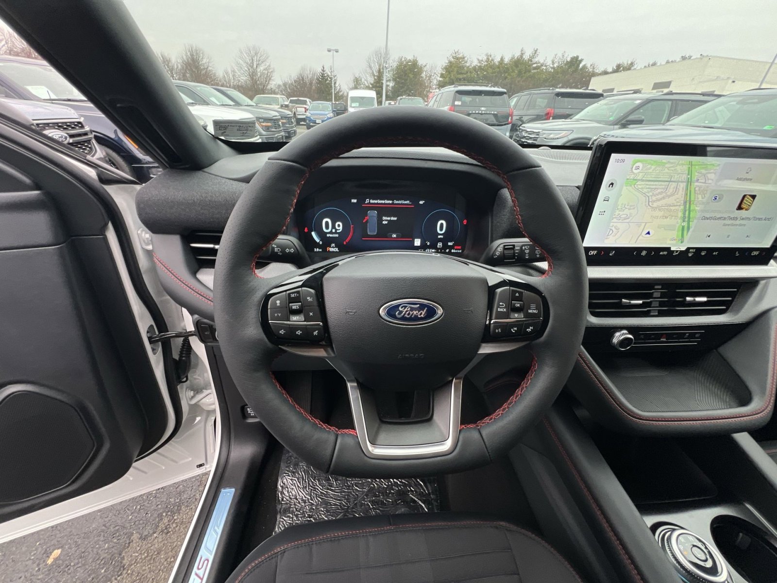 New 2026 Ford Explorer ST-Line w/ ST-Line Street Pack image 16