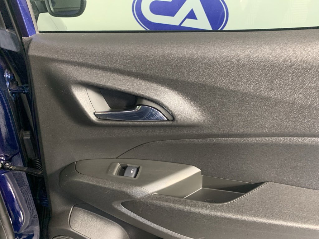 Used 2024 Chevrolet Trax LT w/ Sunroof Package image 38