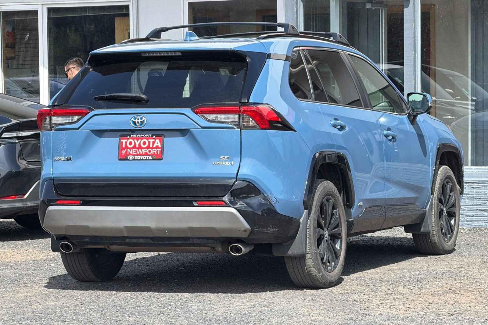 Used 2023 Toyota RAV4 SE w/ Convenience Package image 4