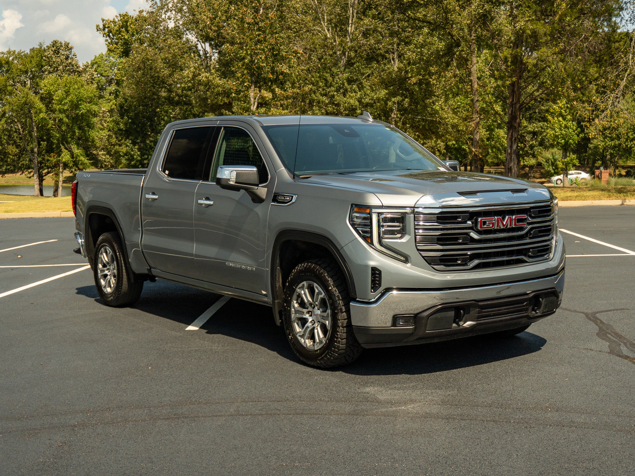 Used 2025 GMC Sierra 1500 SLT AWD/4WD image 3
