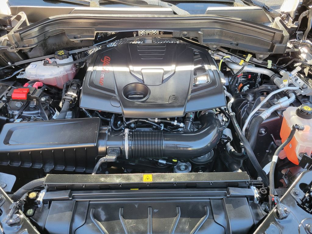 Used 2024 Alfa Romeo Stelvio Sprint image 25