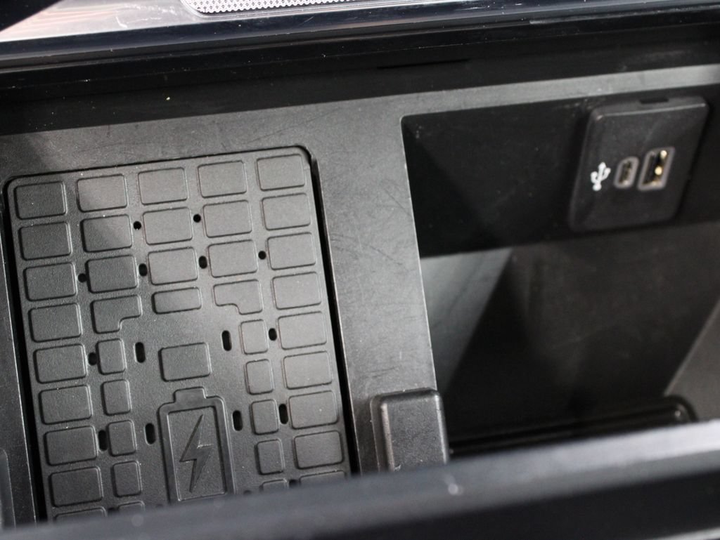 Used 2023 Ford F250 Limited w/ FX4 Off-Road Package AWD/4WD image 73