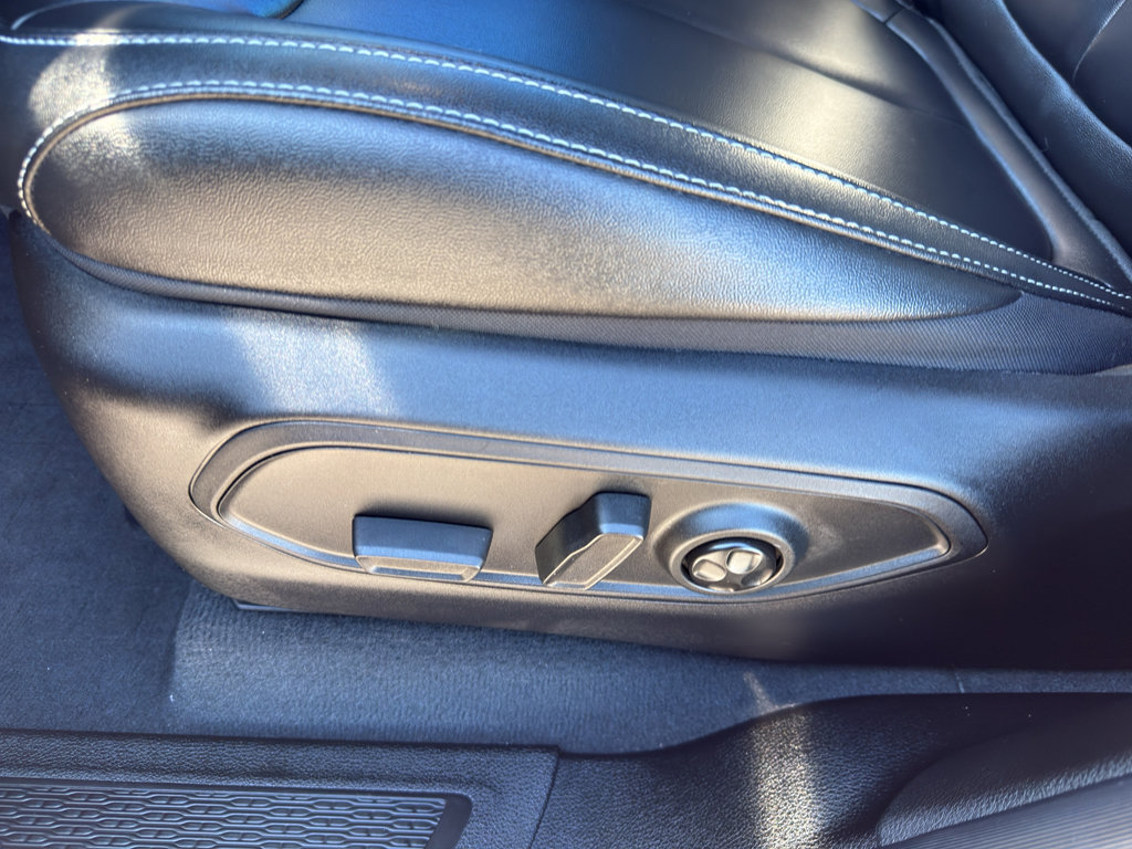 Used 2024 Jeep Grand Cherokee Limited w/ Black Appearance Package image 15