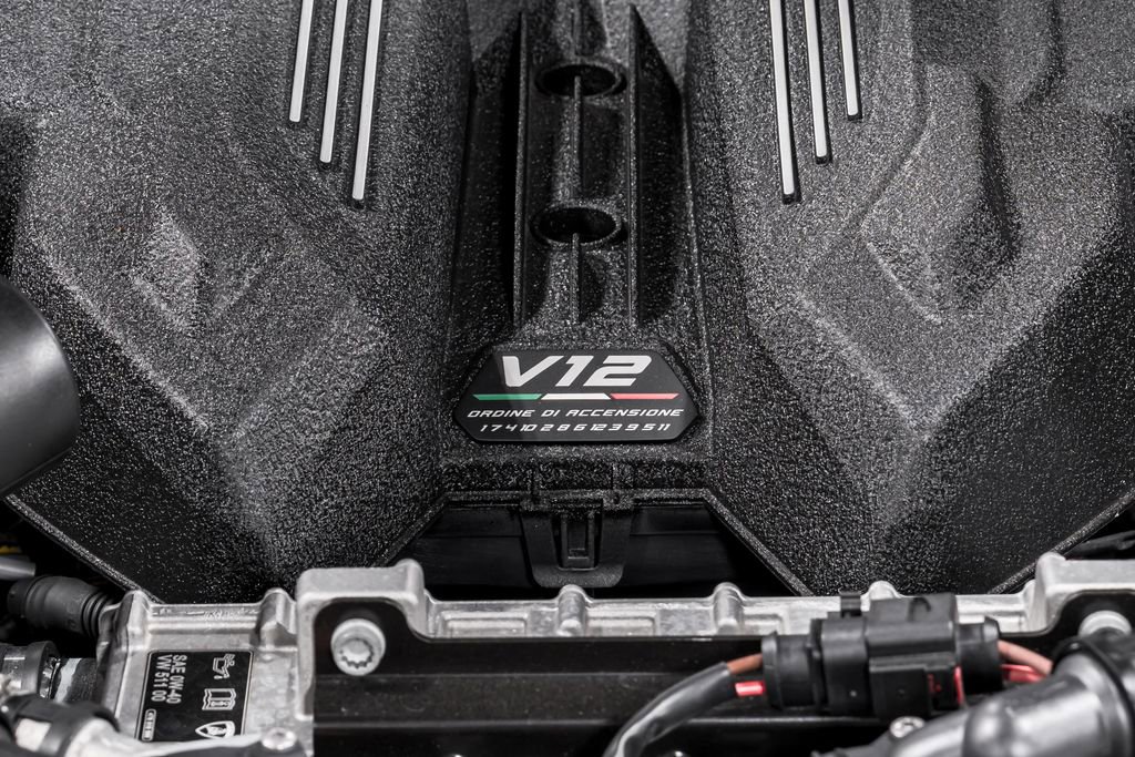 Used 2025 Lamborghini Revuelto image 56