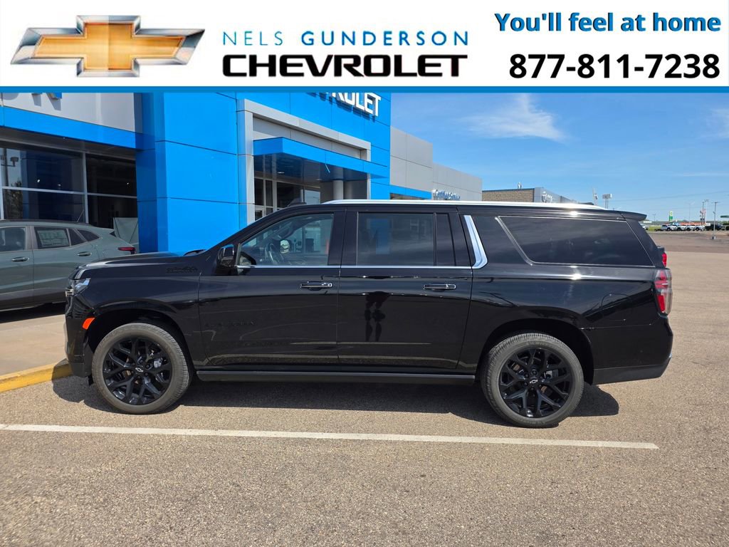 Used 2024 Chevrolet Suburban High Country w/ Advanced Technology Package AWD/4WD image 5
