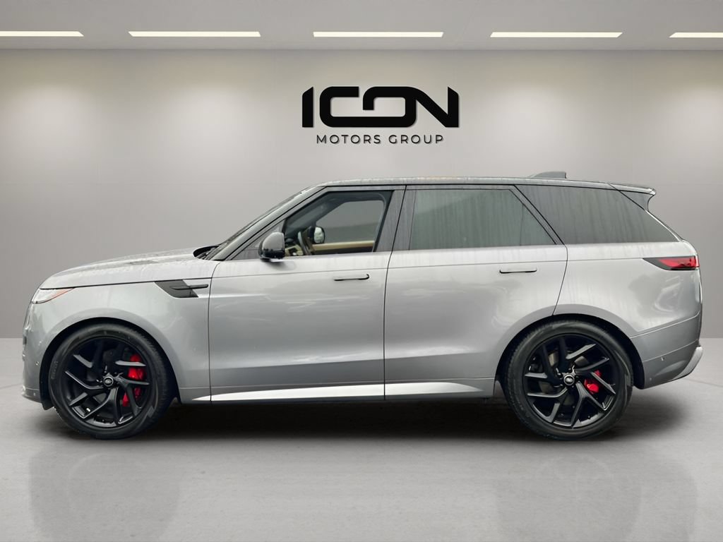 Used 2025 Land Rover Range Rover Sport Dynamic SE AWD/4WD image 2