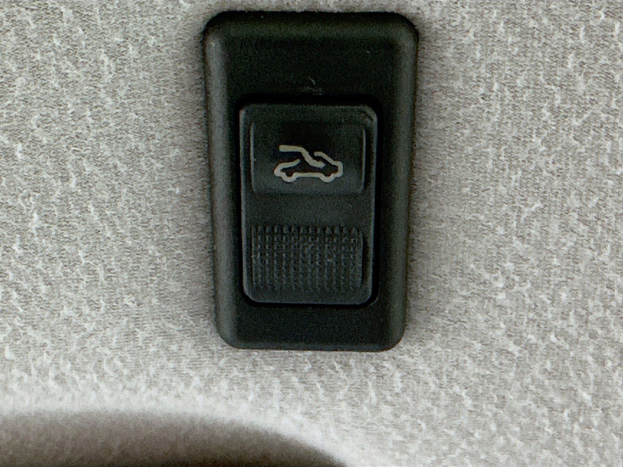 Used 2014 Toyota Prius V Five image 25