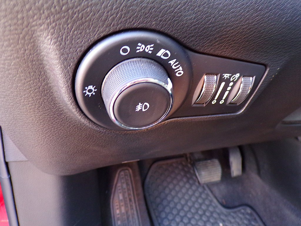 Used 2022 Jeep Compass Latitude w/ Sun and Sound Group AWD/4WD image 20