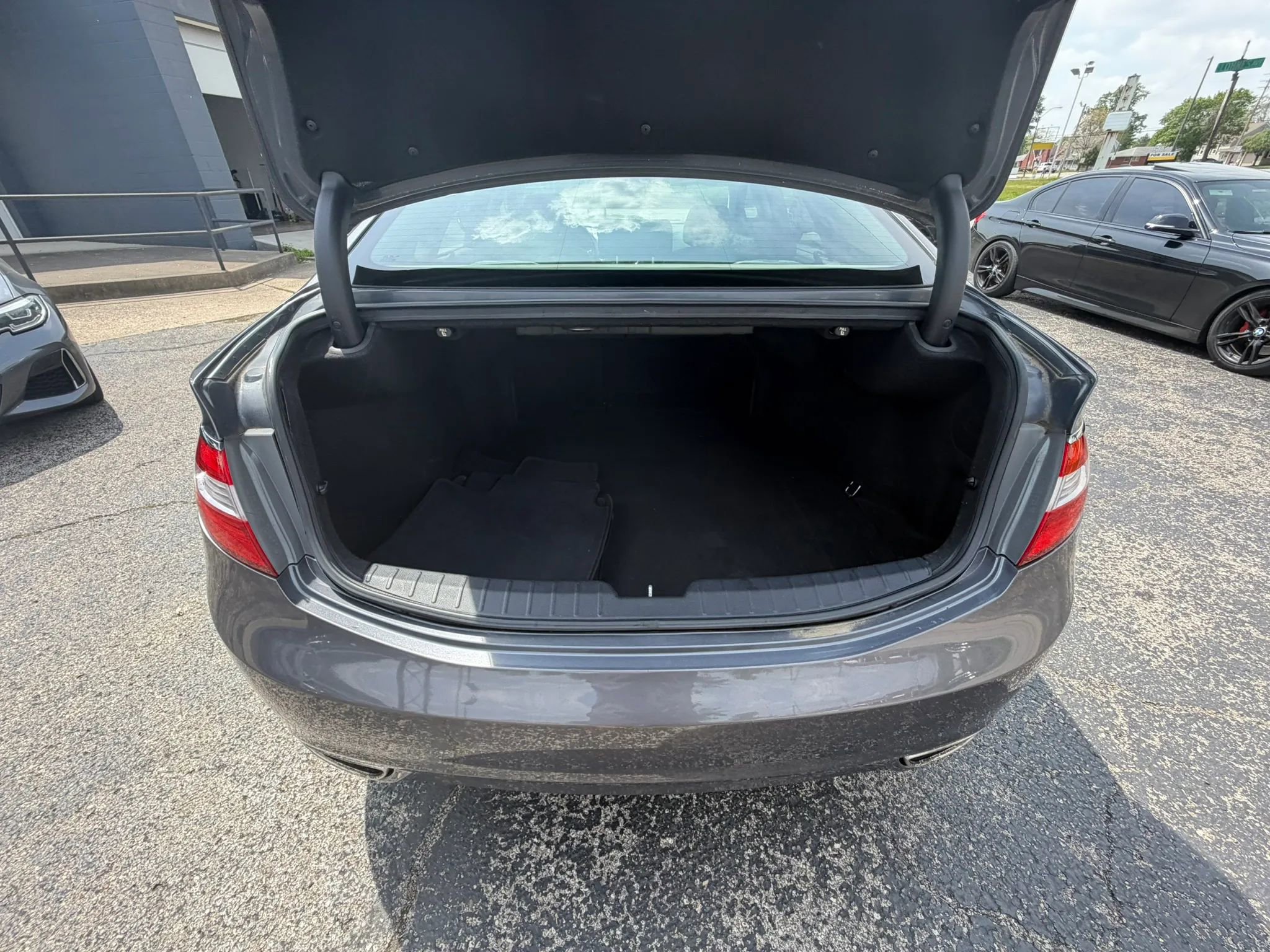 Used 2013 Hyundai Azera FWD image 24