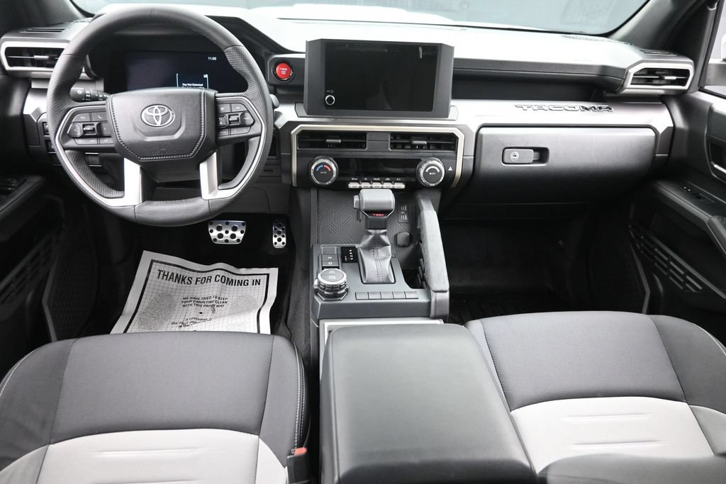 Used 2025 Toyota Tacoma TRD Sport AWD/4WD image 15