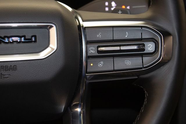 Used 2025 GMC Yukon Denali image 32