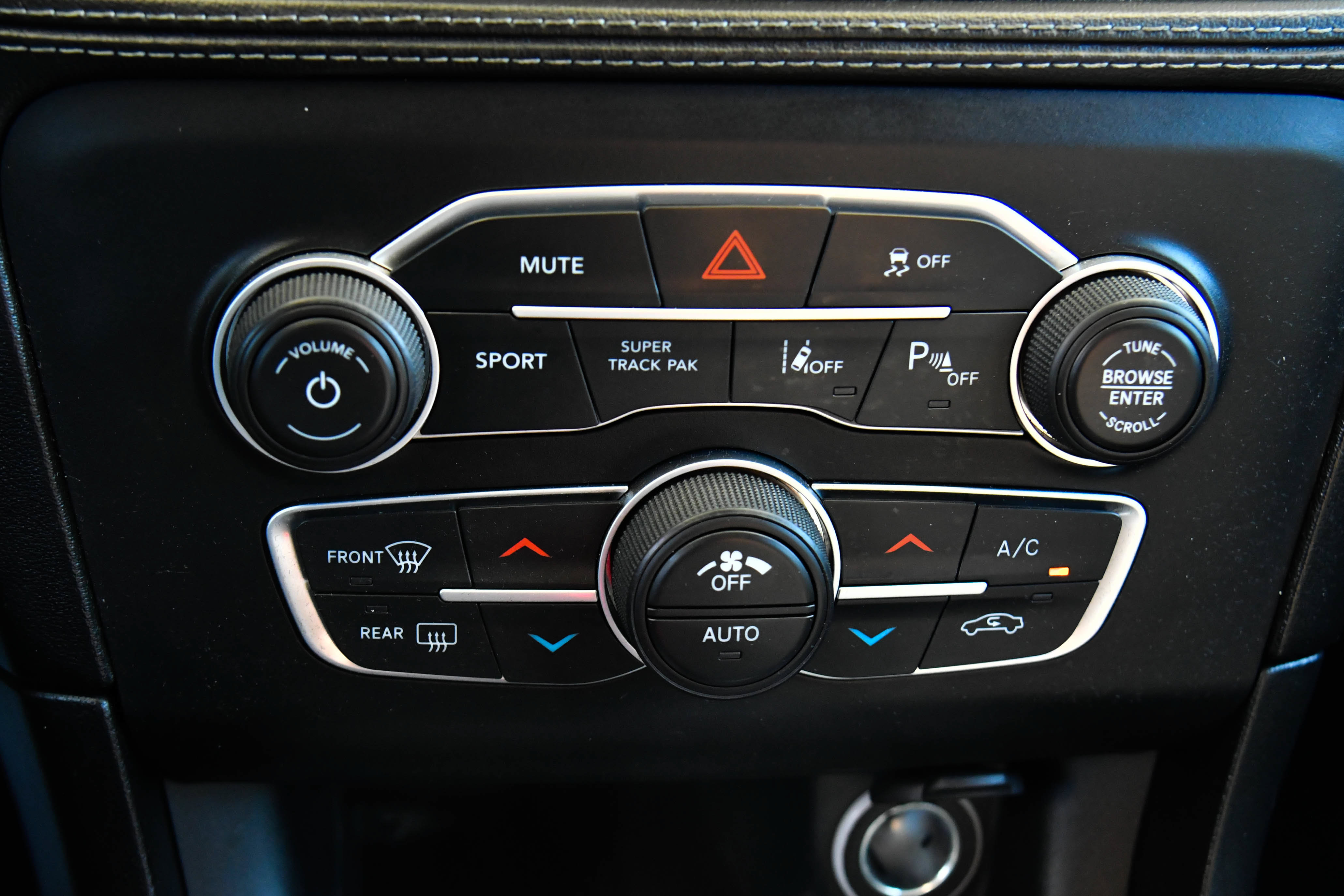 Used 2023 Dodge Charger R/T w/ Plus Group RWD image 26