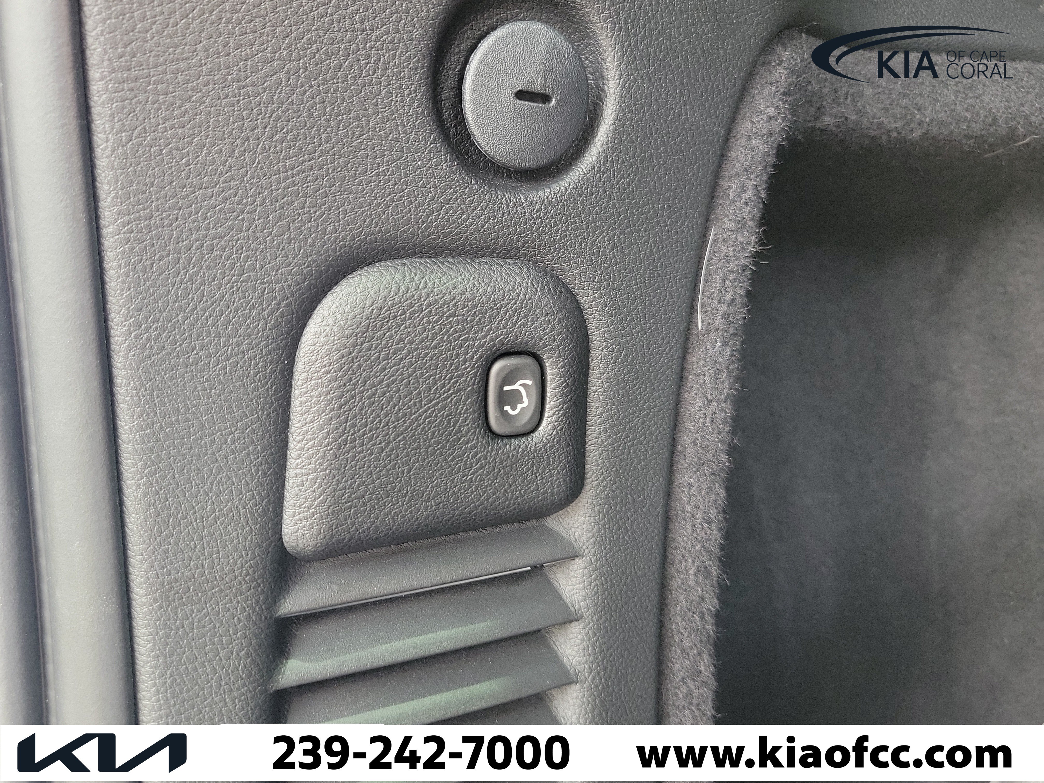 Used 2024 Dodge Durango SRT AWD/4WD image 13