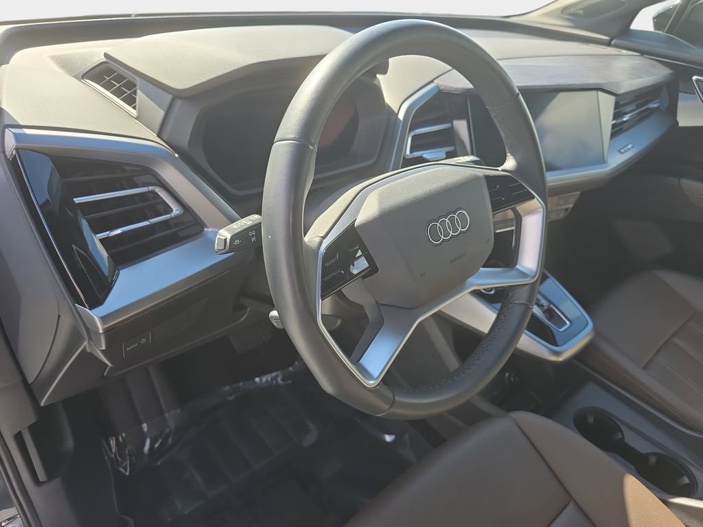 Used 2022 Audi Q4 e-tron Premium Plus w/ Premium Plus AWD/4WD image 26