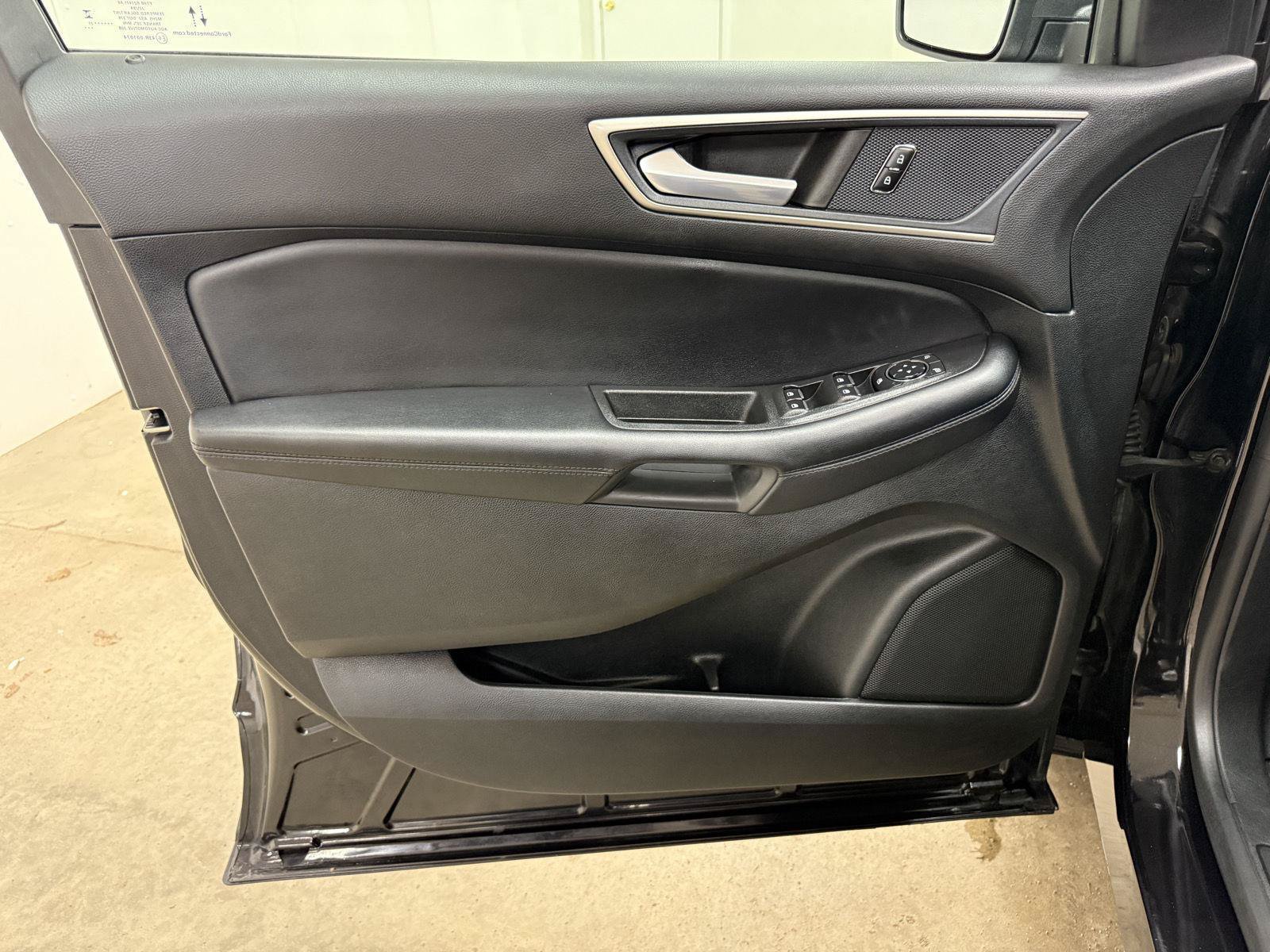 Used 2023 Ford Edge SEL w/ Convenience Package AWD/4WD image 10