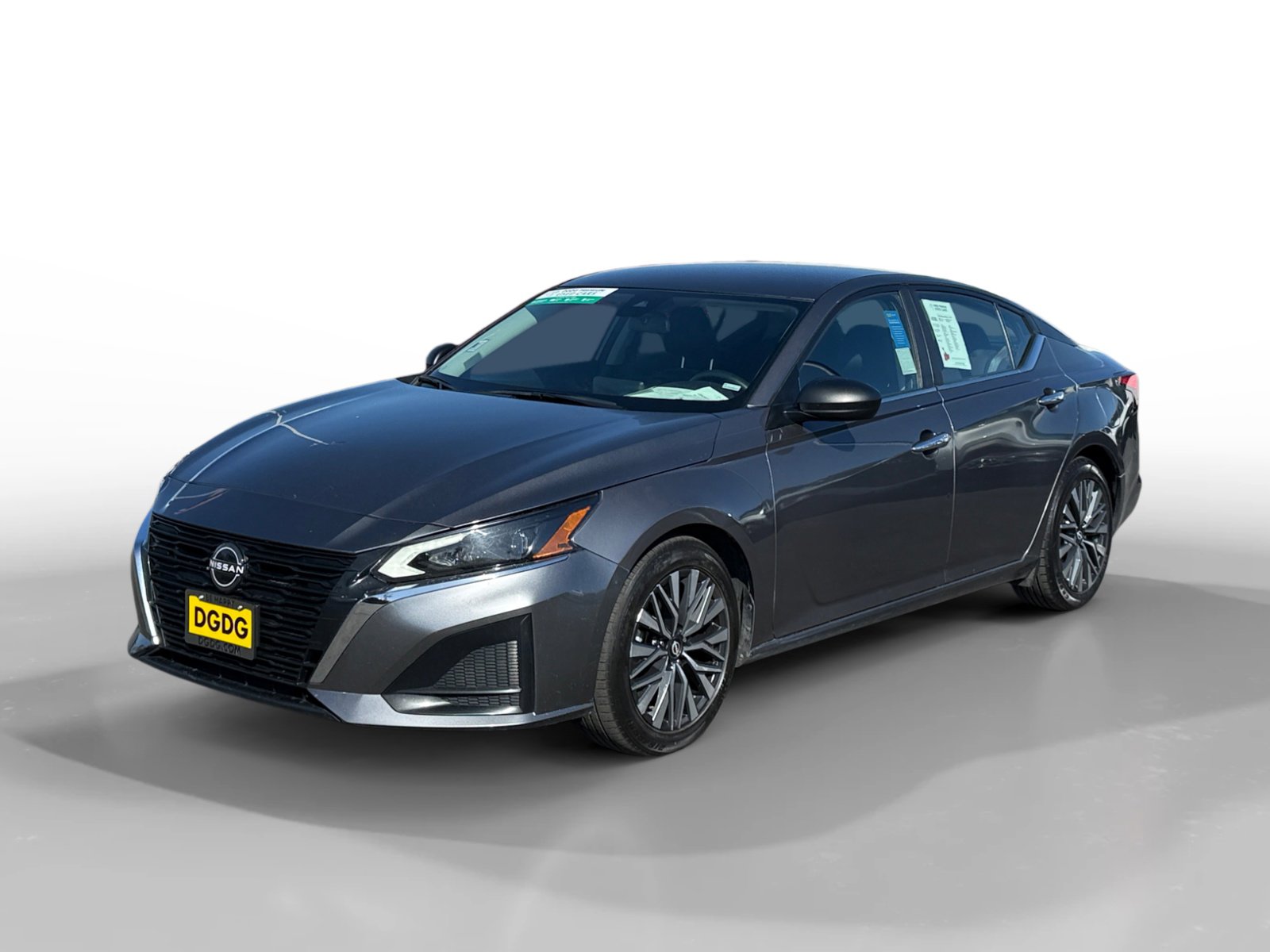 Used 2024 Nissan Altima 2.5 SV image 1