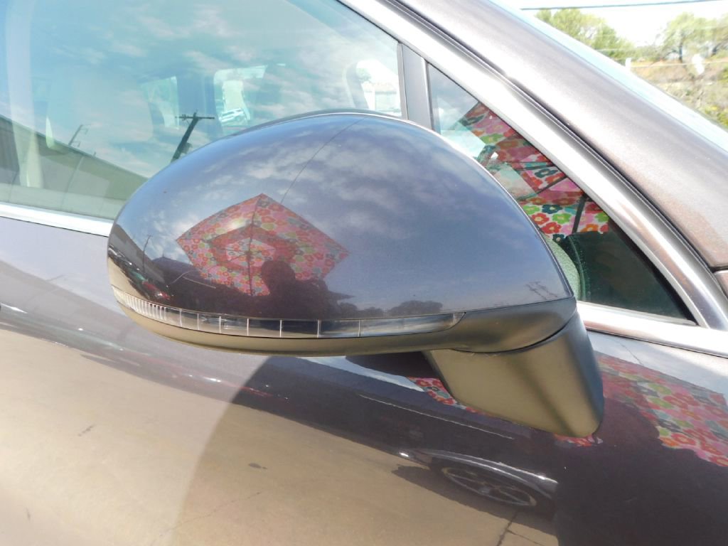 Used 2013 Volkswagen Touareg Sport image 10