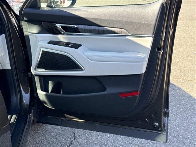 Used 2023 Kia Telluride EX w/ EX Captain's Chair Package image 8