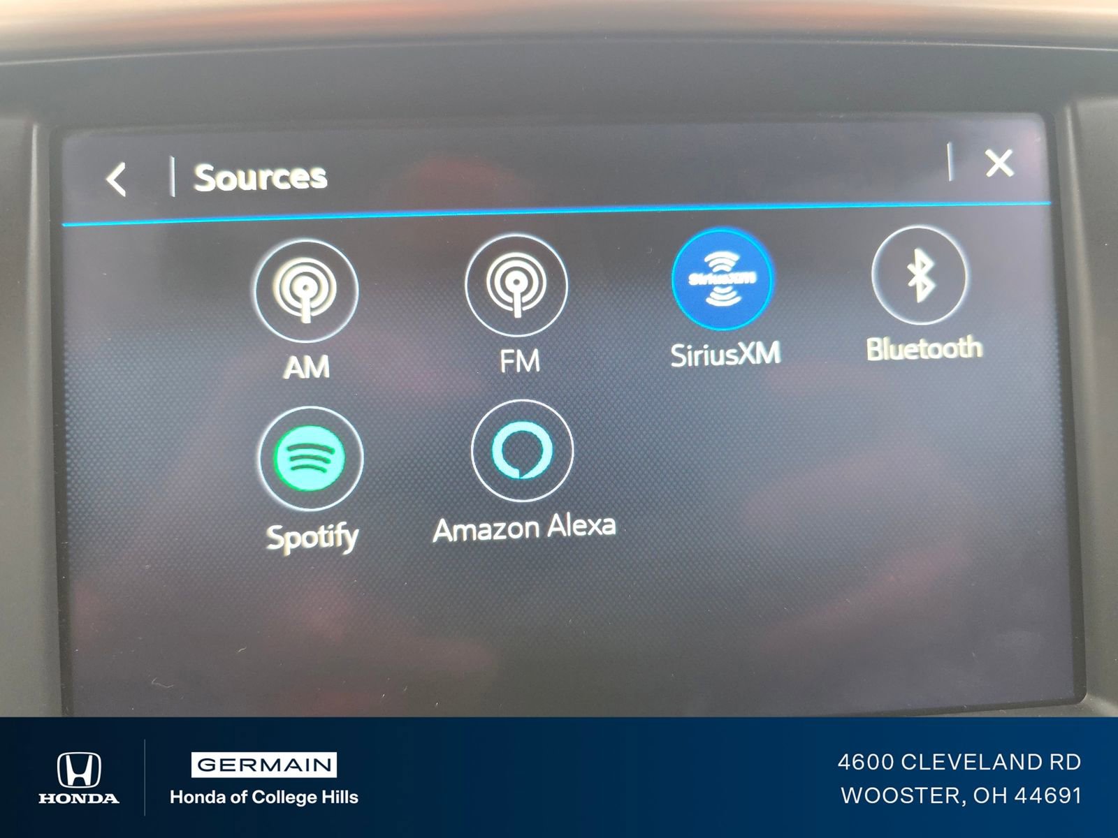 Used 2023 GMC Acadia Denali w/ Denali Technology Package image 8